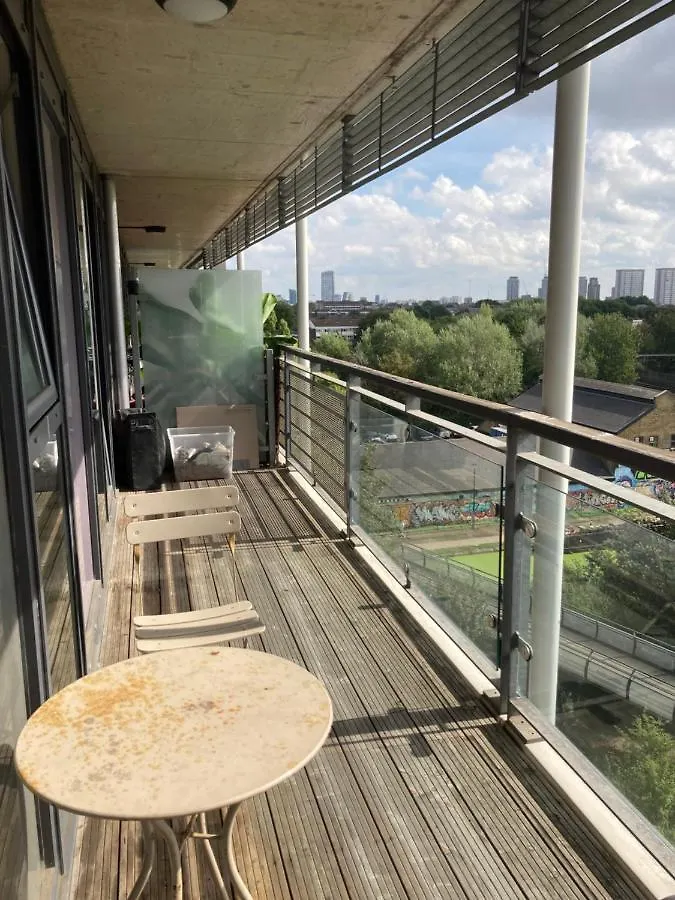 Beautiful London Apartment With Large Balcony