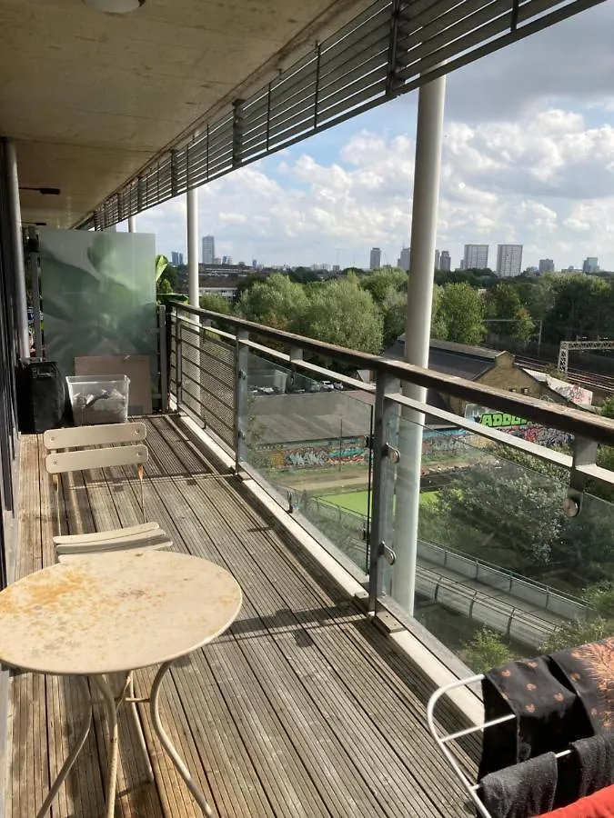 Beautiful London Apartment With Large Balcony